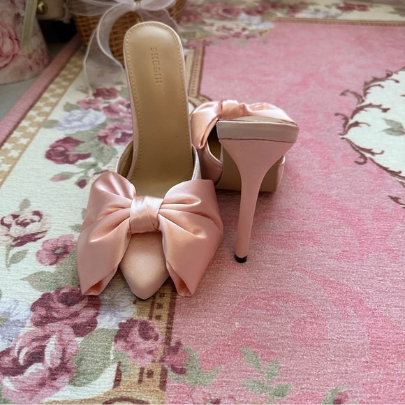 Cute satin bow heels🎀🩷💗 - Picture 4 of 4